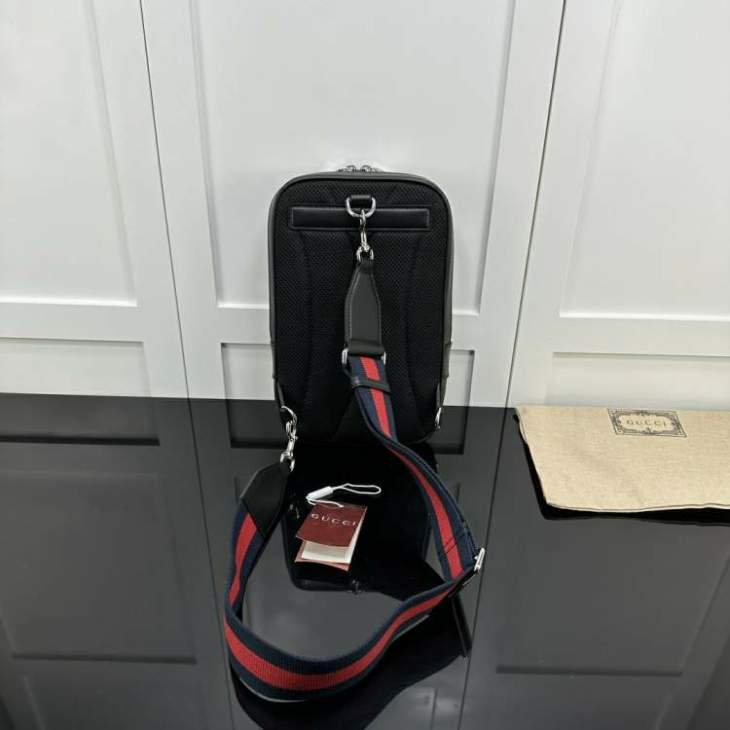 Picture of Gucci Mens Bags _SKUfw215658373fw
